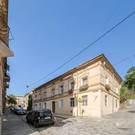 Romantic Panorama Krakivska Street Apartment Lviv