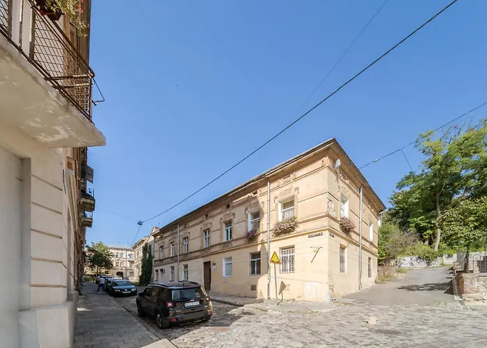 Romantic Panorama Krakivska Street Apartment Lviv