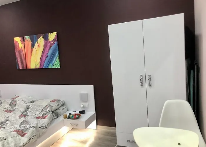 Romantic Panorama Krakivska Street Apartment