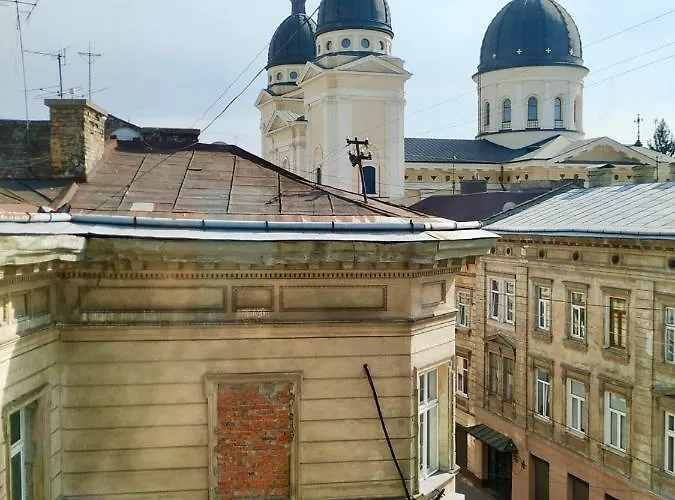 Romantic Panorama Krakivska Street Apartment *